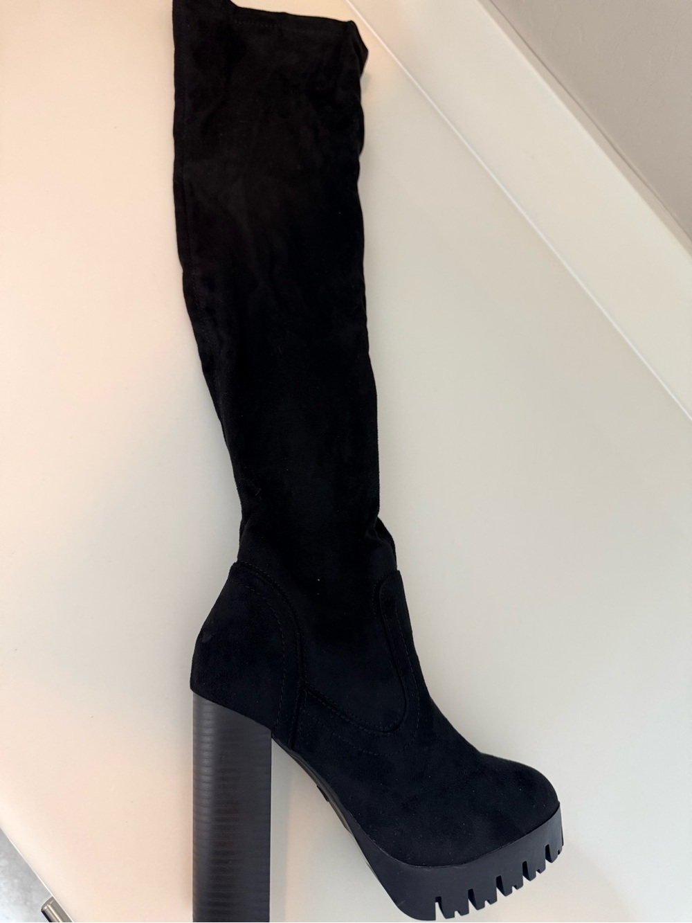 New Veronica Over-the-Knee Platform Boots in Black US 7